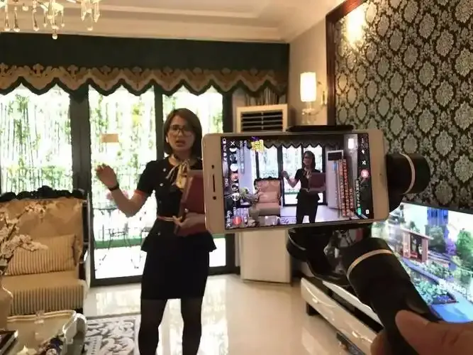 黄色直播软件用户评价头像一